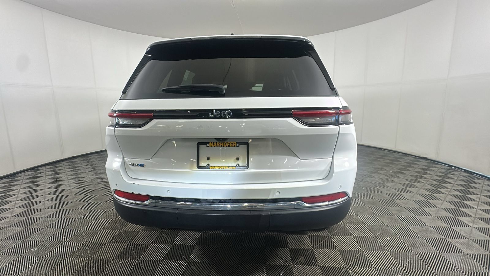 Used 2023 Jeep Grand Cherokee 4WD 4xe image 4