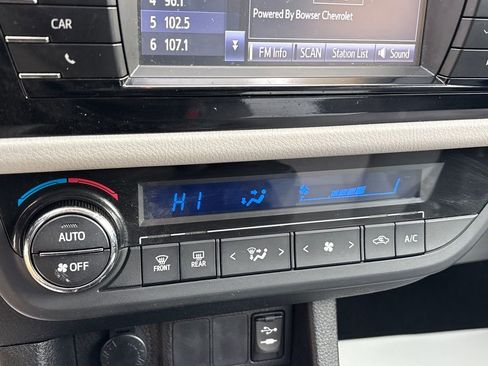 Used 2015 Toyota Corolla L image 15