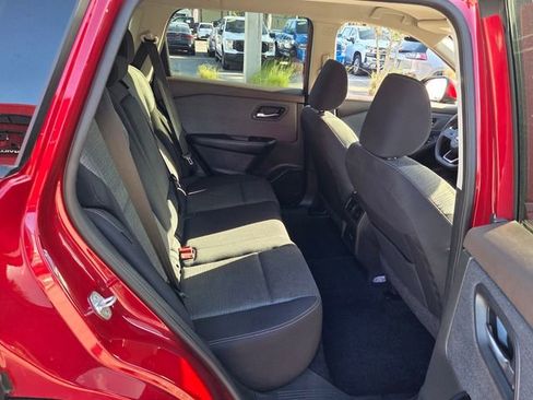 Used 2023 Nissan Rogue SV image 16