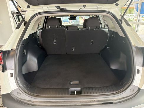 Used 2025 Kia Sportage LX image 11