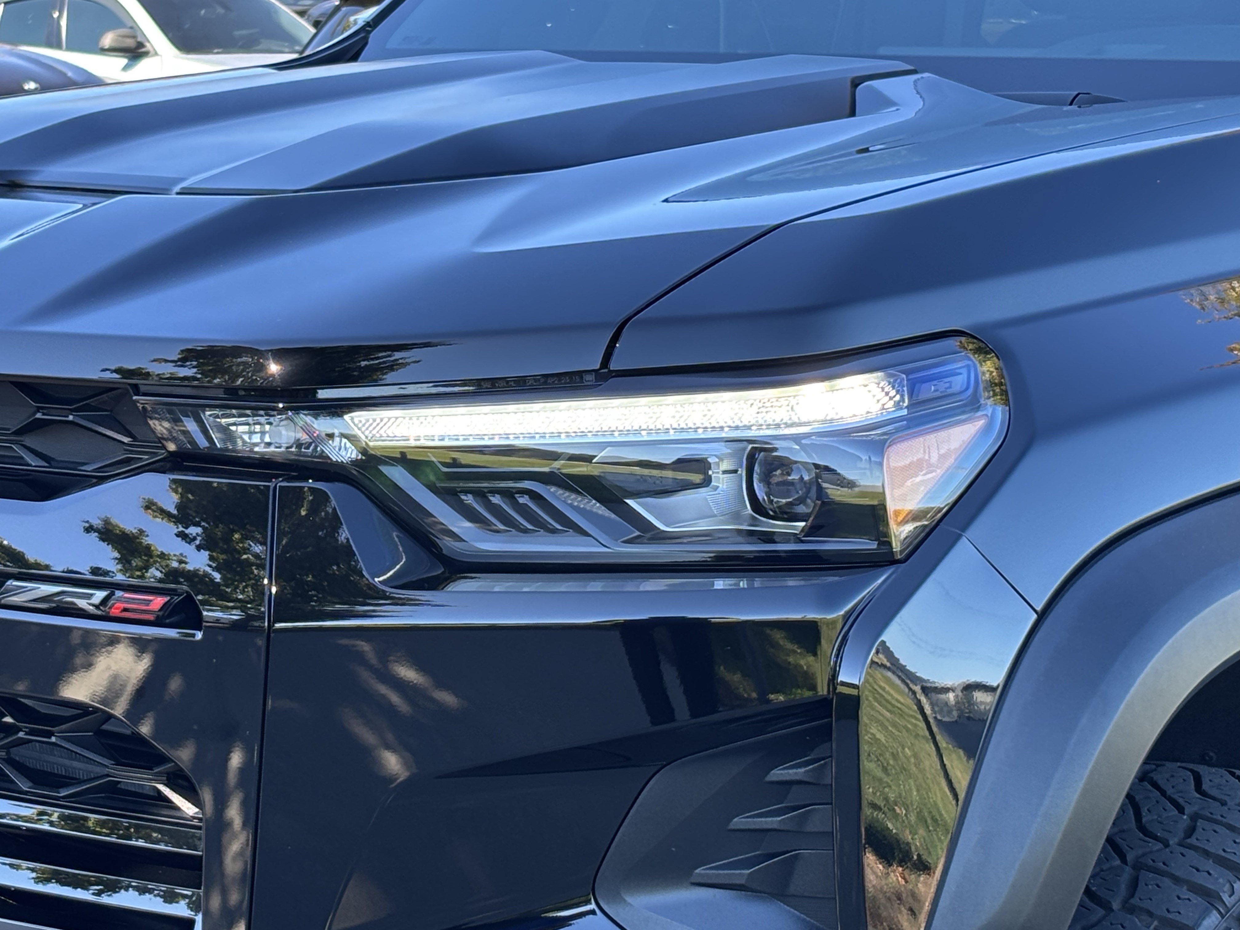 Used 2024 Chevrolet Colorado ZR2 w/ Technology Package AWD/4WD image 6