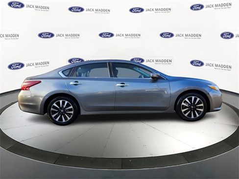 Used 2018 Nissan Altima 2.5 SV image 6
