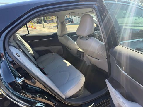 Used 2023 Toyota Camry XLE image 28