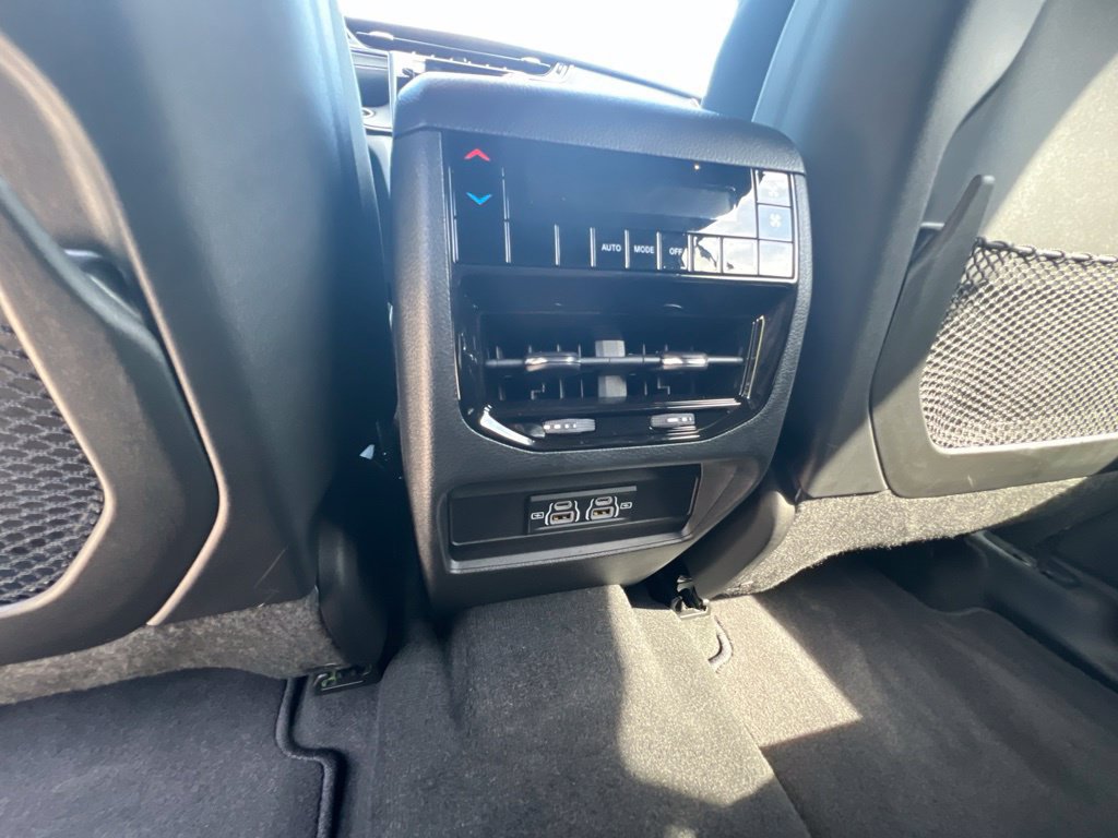 Used 2026 Jeep Grand Cherokee L Laredo RWD image 23
