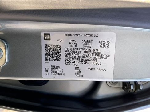 Used 2024 Chevrolet Colorado W/T image 31