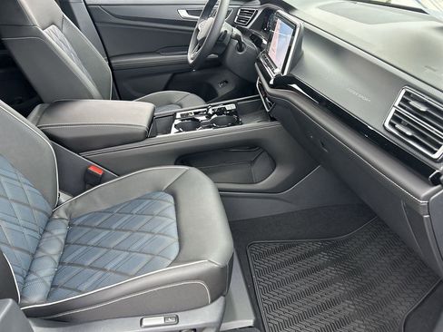 New 2026 Volkswagen Atlas Cross Sport SEL Premium R-Line image 8