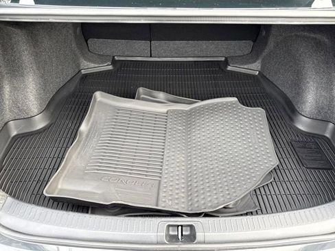 Used 2025 Toyota Corolla LE image 28