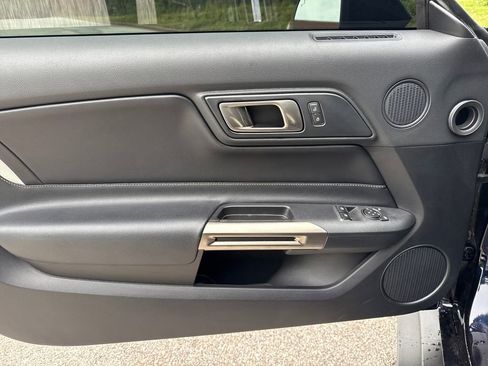 Used 2021 Ford Mustang Shelby GT500 w/ Technology Package RWD image 14