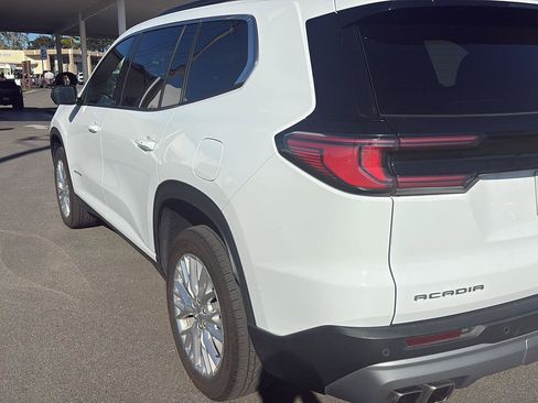 Used 2024 GMC Acadia Elevation image 3