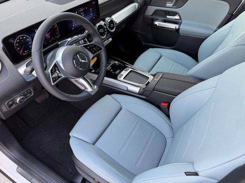 Used 2026 Mercedes-Benz GLB 250 image 4