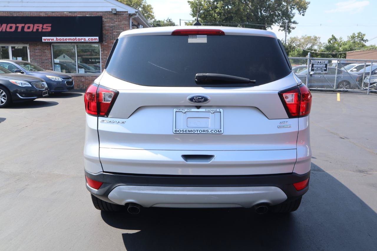 Used 2019 Ford Escape SE FWD image 4