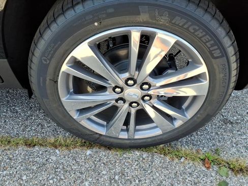 New 2025 Cadillac XT5 Premium Luxury w/ LPO, Floor Liner Package image 8