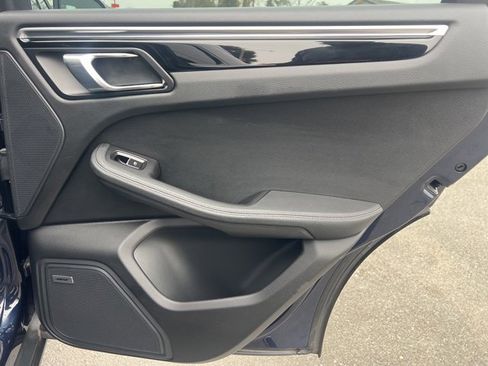 Used 2021 Porsche Macan S image 28