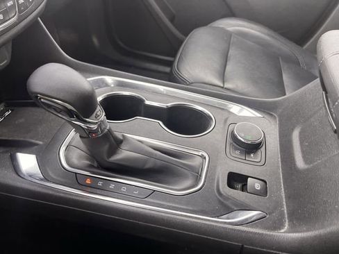 Used 2023 Chevrolet Traverse LT image 19