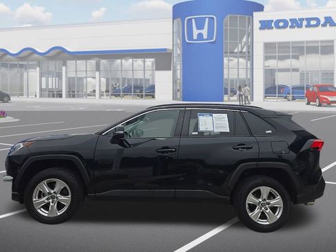 Used 2021 Toyota RAV4 XLE image 5