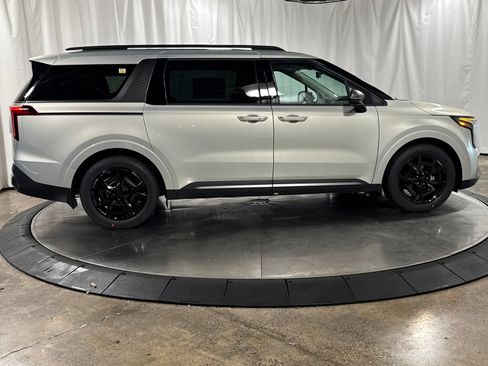 New 2026 Kia Carnival SX Prestige FWD image 2