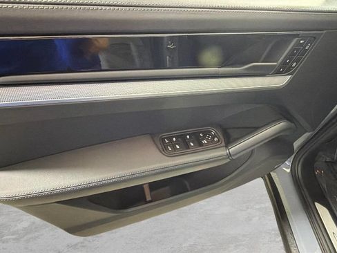 Used 2024 Porsche Cayenne Coupe AWD/4WD image 21