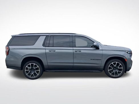 Used 2022 Chevrolet Suburban RST w/ Sport Performance Package AWD/4WD image 4