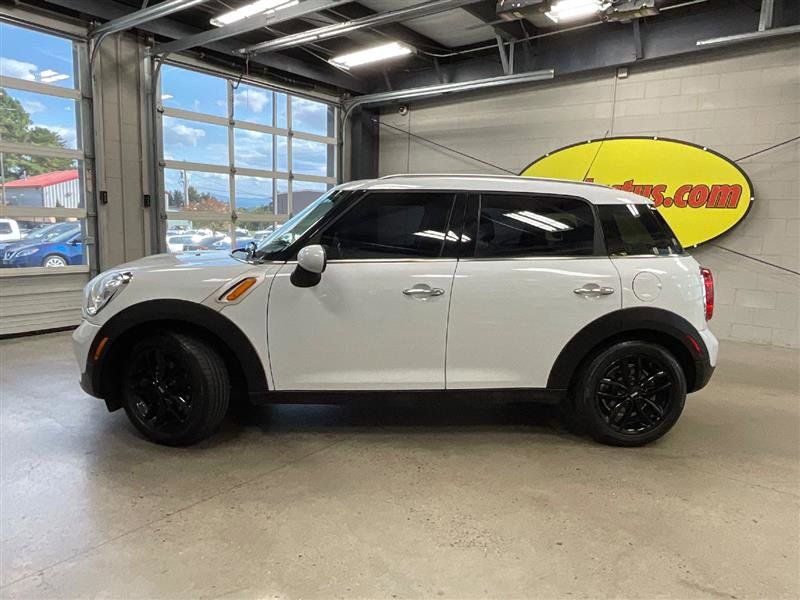 Used 2014 MINI Cooper Countryman w/ Cold Weather Package FWD image 2