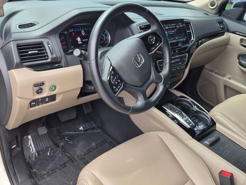 Used 2019 Honda Pilot Touring image 10