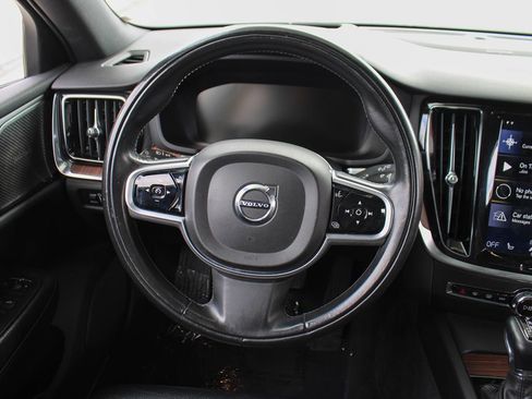 Used 2020 Volvo V60 T5 Momentum w/ Protection Package Premier image 25