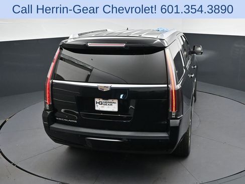 Used 2019 Cadillac Escalade Premium Luxury AWD/4WD image 35