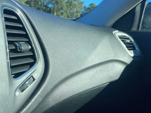 Used 2021 Jeep Compass Latitude w/ Sun and Sound Group FWD image 27