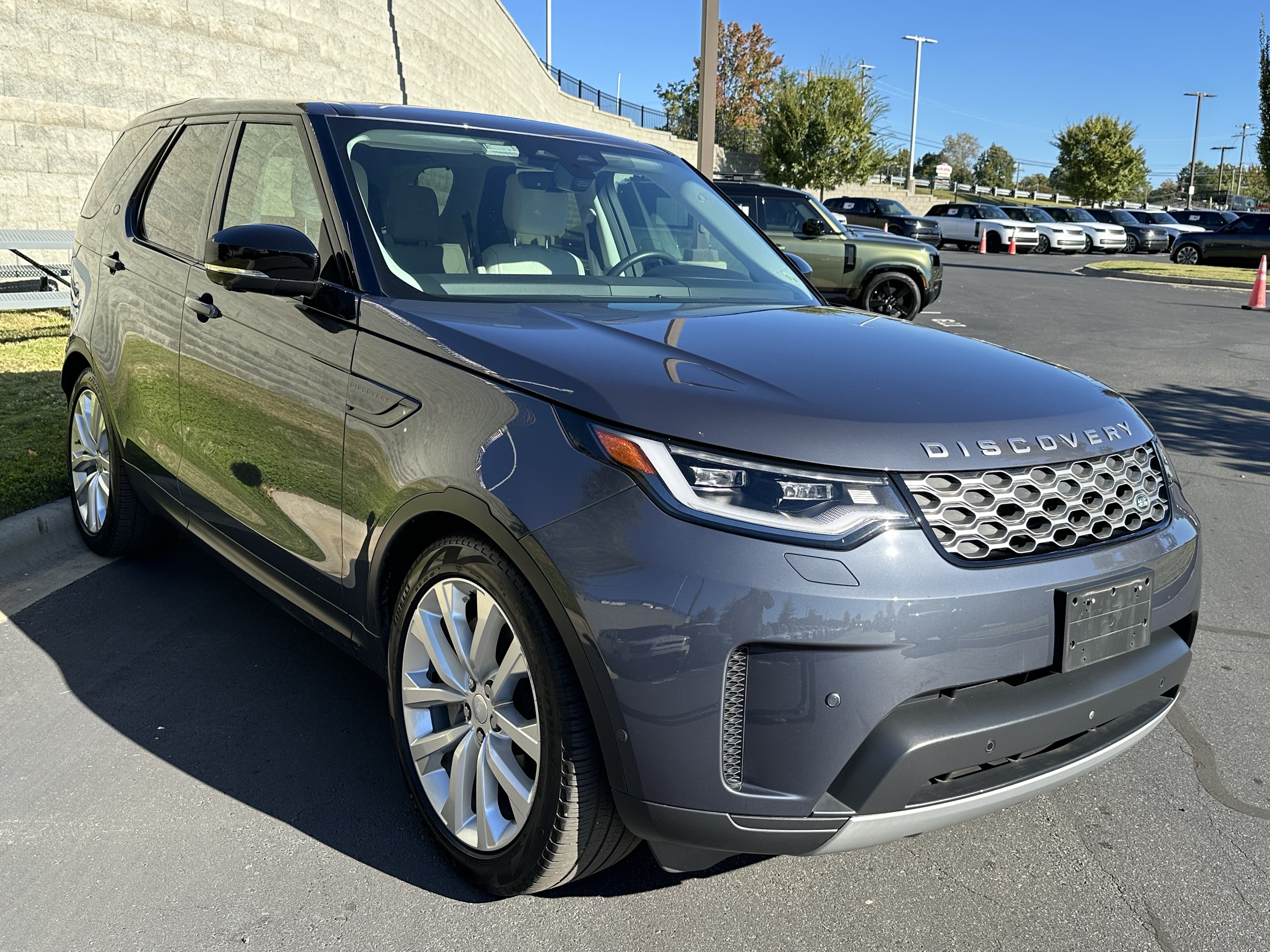 Certified 2024 Land Rover Discovery S AWD/4WD image 9