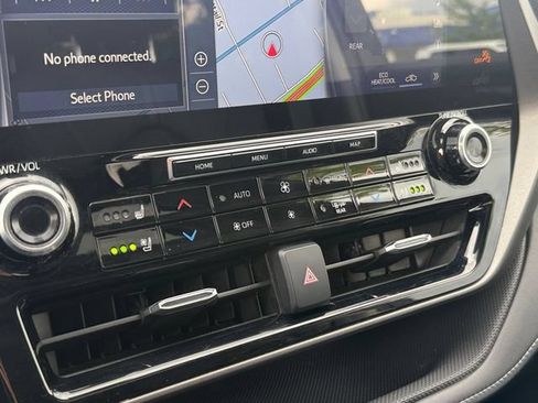 Used 2020 Toyota Highlander Limited AWD/4WD image 18