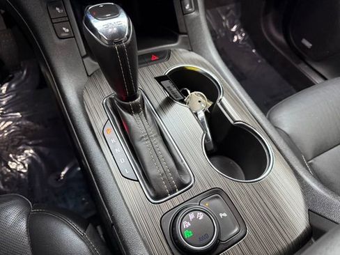 Used 2019 GMC Acadia SLT image 37