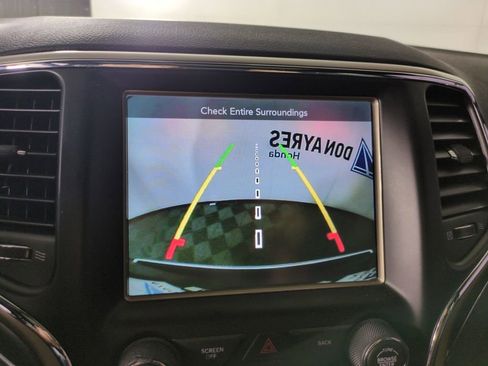 Used 2015 Jeep Grand Cherokee Limited w/ Luxury Group II image 20