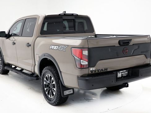 Used 2023 Nissan Titan PRO-4X w/ Pro-4x Convenience Package image 7