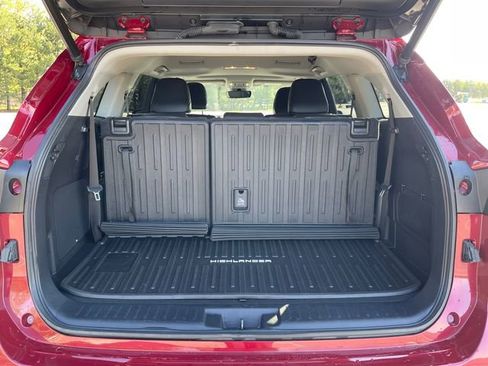 Used 2023 Toyota Highlander Limited AWD/4WD image 16