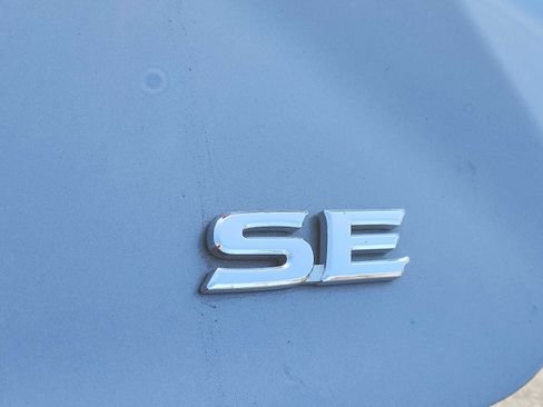 Used 2025 Toyota Camry SE image 30