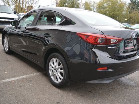 Used 2017 MAZDA MAZDA3 Sport w/ Preferred Equipment Package image 5