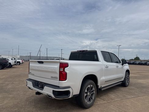 Used 2023 Chevrolet Silverado 1500 High Country w/ Technology Package AWD/4WD image 23