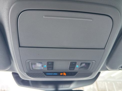 Used 2023 Ford Explorer Limited image 24