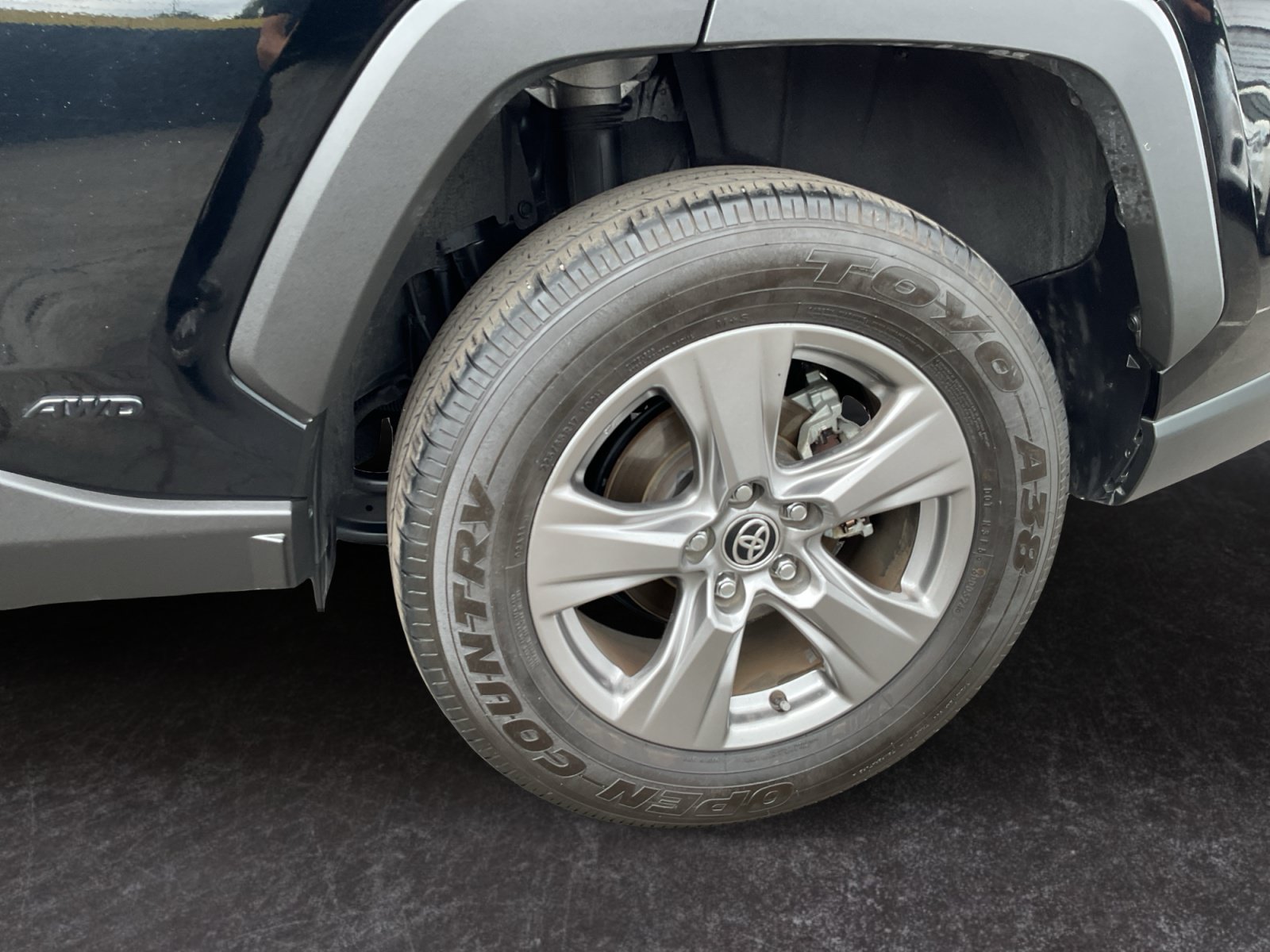 Used 2024 Toyota RAV4 LE AWD/4WD image 9