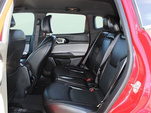 Used 2023 Jeep Compass Limited image 17