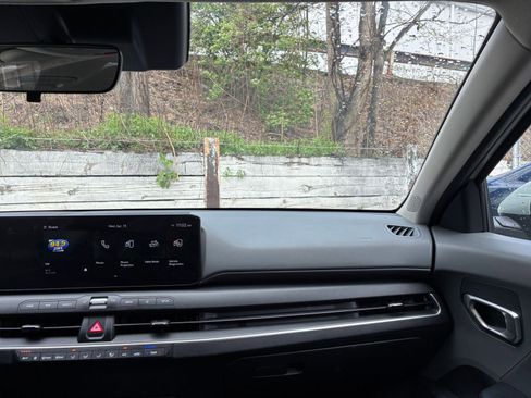 Used 2025 Kia K4 LXS image 35