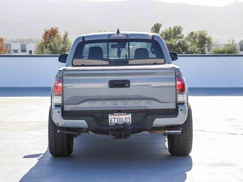 Used 2021 Toyota Tacoma TRD Off-Road w/ Technology Package AWD/4WD image 5