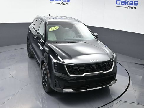 Certified 2025 Kia Sorento S AWD/4WD image 35