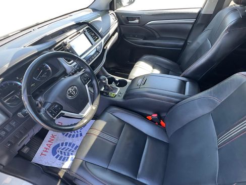 Used 2019 Toyota Highlander SE w/ Nightshade Edition AWD/4WD image 20