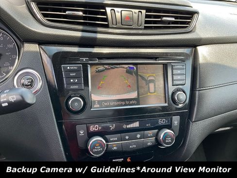 Used 2018 Nissan Rogue SV w/ Premium Package AWD/4WD image 13