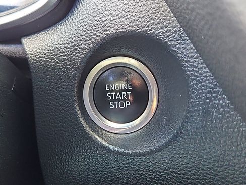 Used 2023 Toyota Corolla Cross XLE image 15