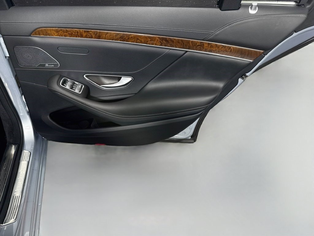 Used 2016 Mercedes-Benz S 550 4MATIC Sedan image 27