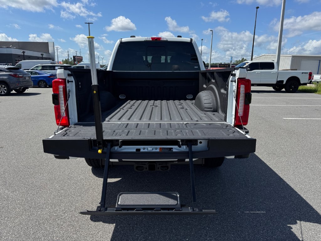 Used 2026 Ford F250 Lariat w/ Black Appearance Package AWD/4WD image 18