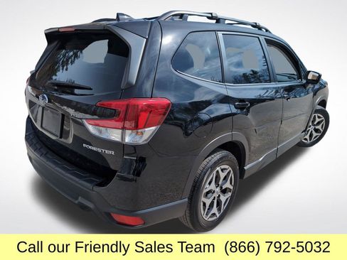 Used 2023 Subaru Forester Premium image 6