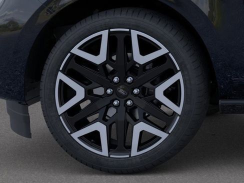 New 2025 Ford Expedition Platinum w/ Platinum Ultimate Package image 19