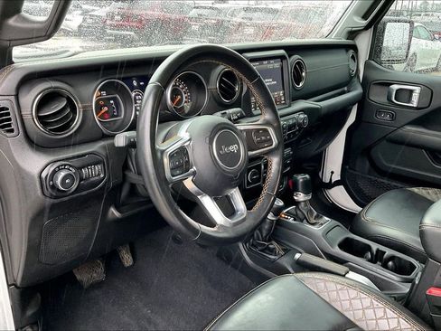 Used 2020 Jeep Wrangler Unlimited Sahara image 14